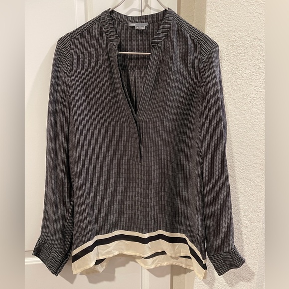 Vince silk crêpe de Chine black & cream georgette V-Neck blouse. Small - Picture 4 of 6